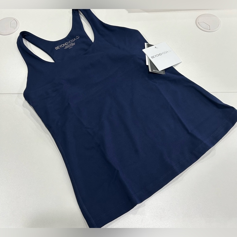 Beyond Yoga Women's Small POWERBEYOND™ Strength Tank Navy  Blue NWT Shelf Bra